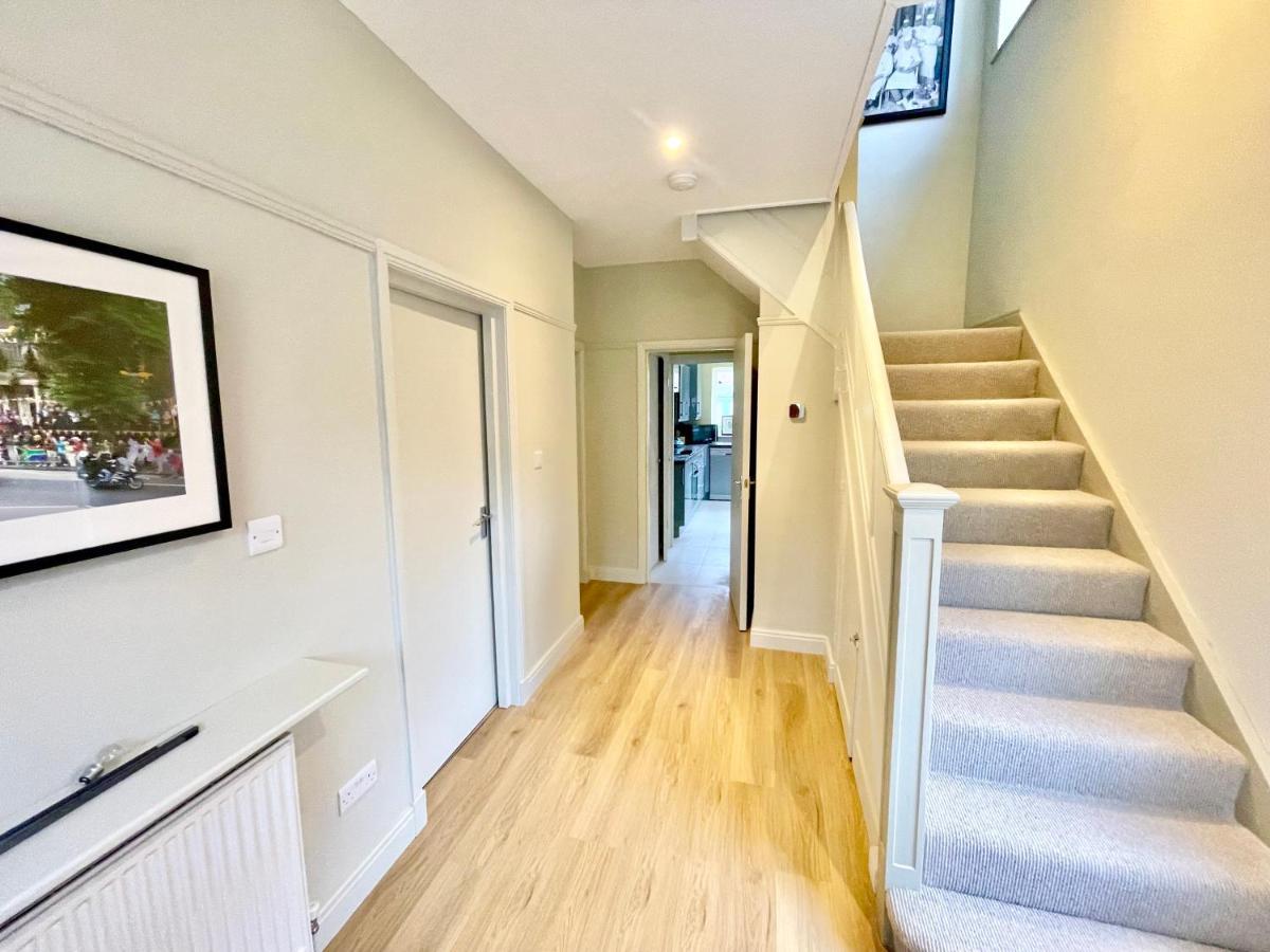 Central Townhouse With Free Off Road Parking And Garden York Bagian luar foto