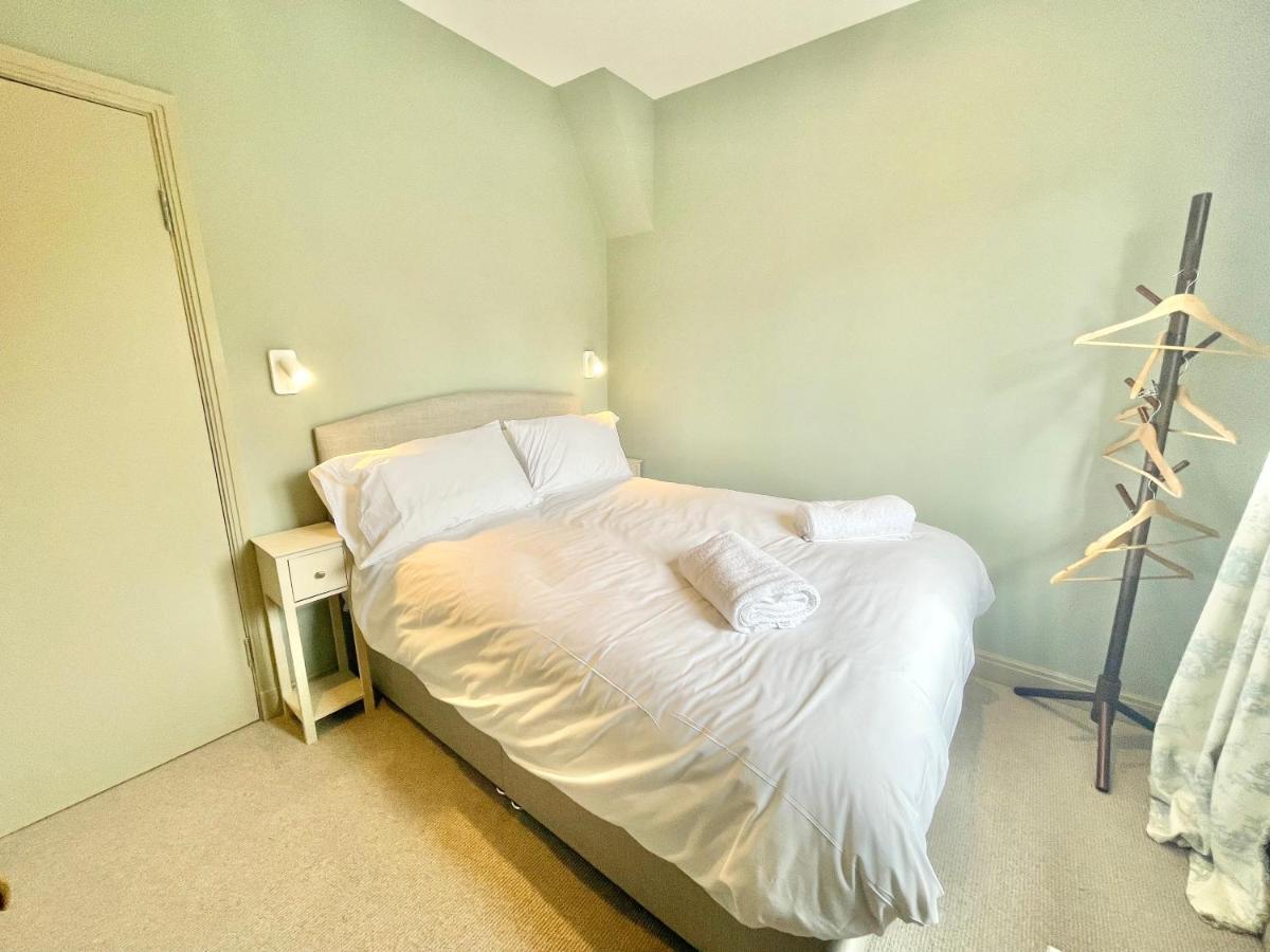 Central Townhouse With Free Off Road Parking And Garden York Bagian luar foto